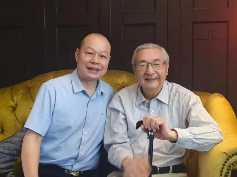 Bertemu dengan Ahli Akademik CAS Xu Zhihong untuk Meneroka Teknologi Biopembuatan Anoectochilus dan Mendapatkan Inskripsi Eksklusifnya untuk Xinquan Shibawan Ice Snow Anoectochilus